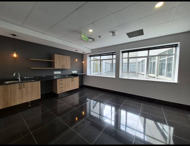 421M² OFFICE TO LET IN SANDTON CENTRAL